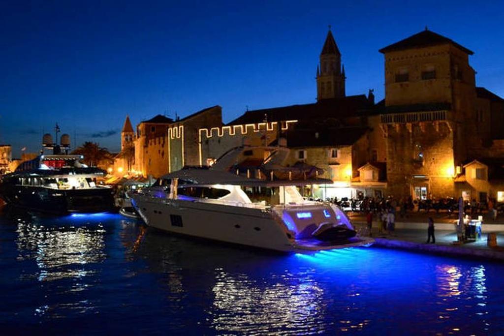 Lana Apartments Trogir Buitenkant foto